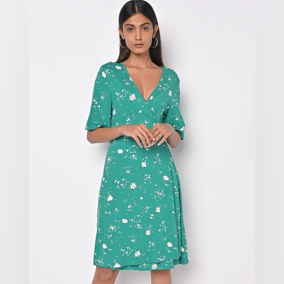 NWT Marks & Spencer Jersey Floral Knee Length Wrap Dress Size Small - Picture 8 of 10